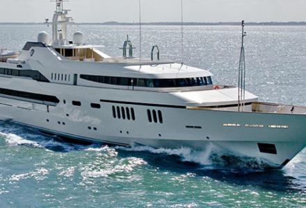 yacht Alwaeli