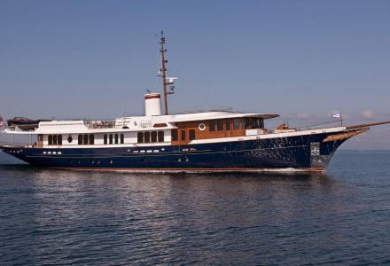 yacht Nadan