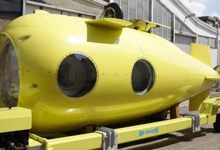 yacht Yellow Submarine