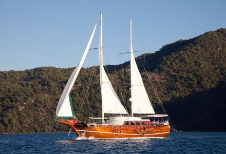 yacht S Dogu