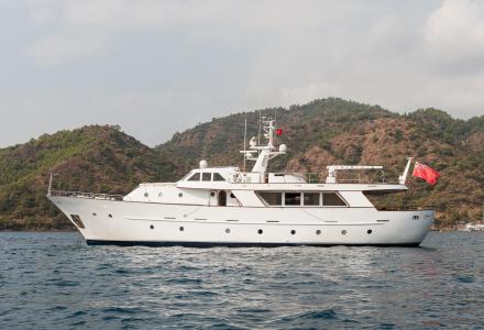 yacht Ladyar B