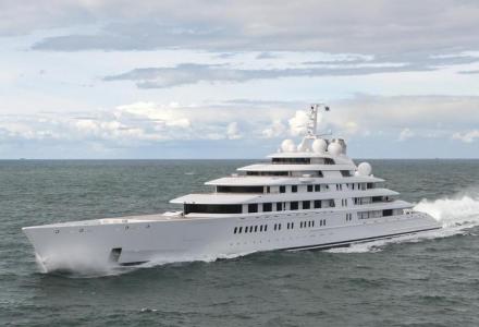 yacht Azzam