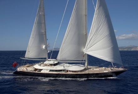 yacht Luna