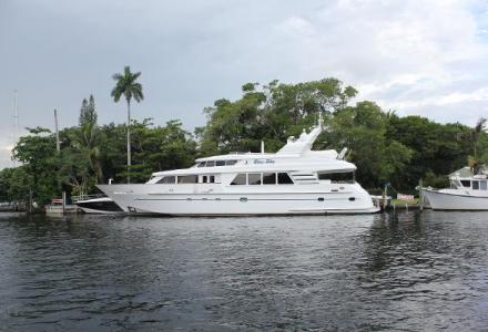 yacht Blue Sky