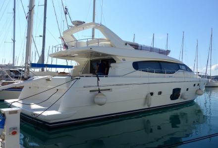 yacht Ferreti 630