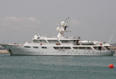 yacht Um Hurair