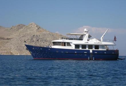 yacht Mokonzi