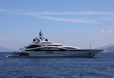 yacht Al Lusail