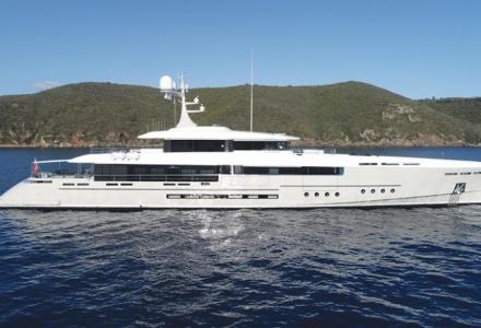 yacht Endeavour 2