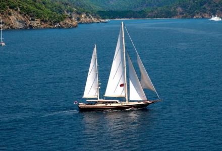 yacht Daima