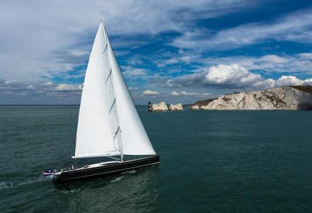 yacht Inukshuk