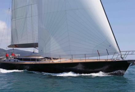 yacht Black Lion