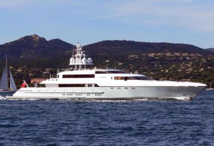 yacht Dragonfly