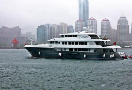 yacht Tiger Shark