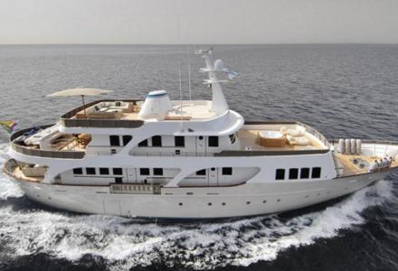 yacht Evergreen V