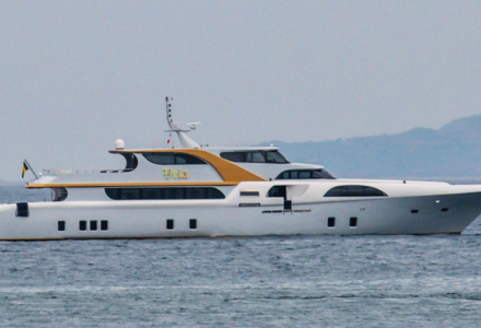 yacht Vela
