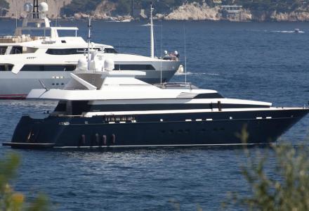 yacht San Jir