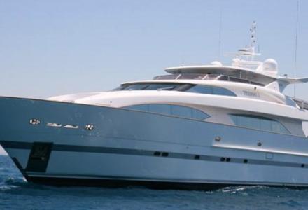 yacht Trident I