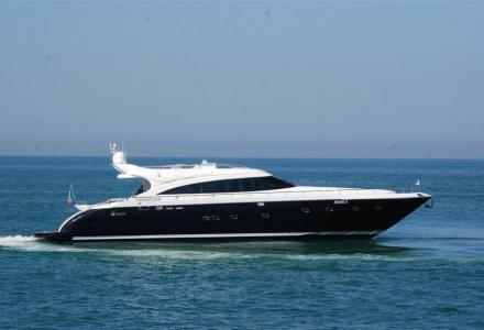 yacht Azul 5