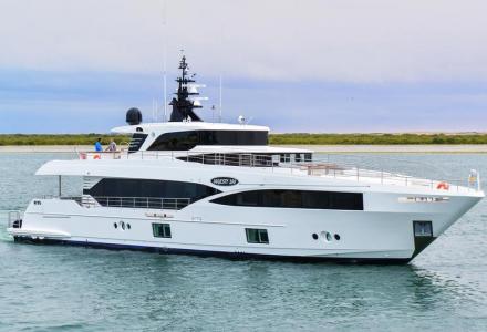 yacht Majesty 100/04