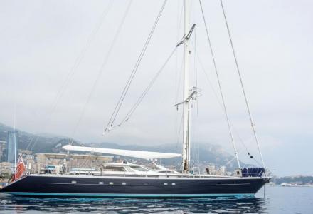 yacht Blue Papillon