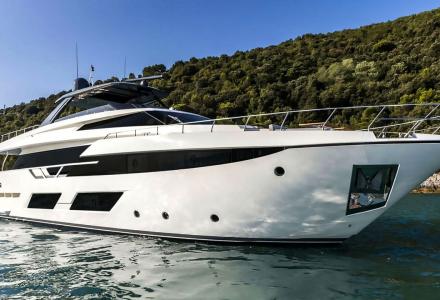 yacht Ferretti 920