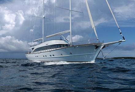 yacht Acapella