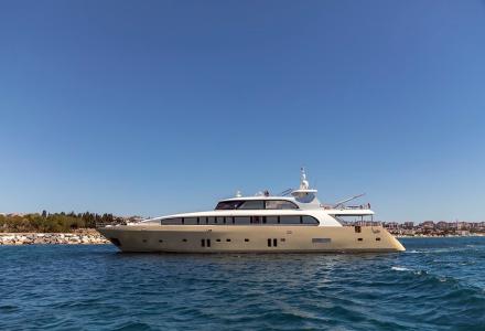 yacht Deniz