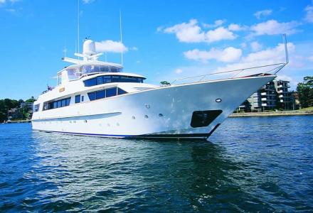 yacht Phoenix One