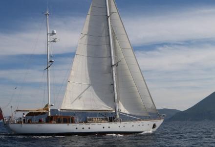 yacht Windweaver of Pennington