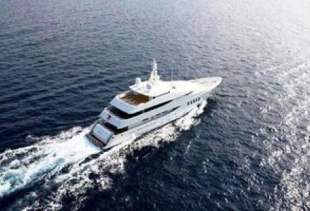 yacht Alkhor