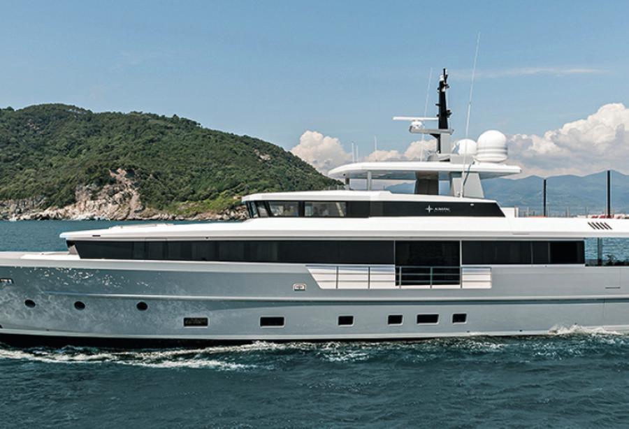 yacht Cinquanta-50