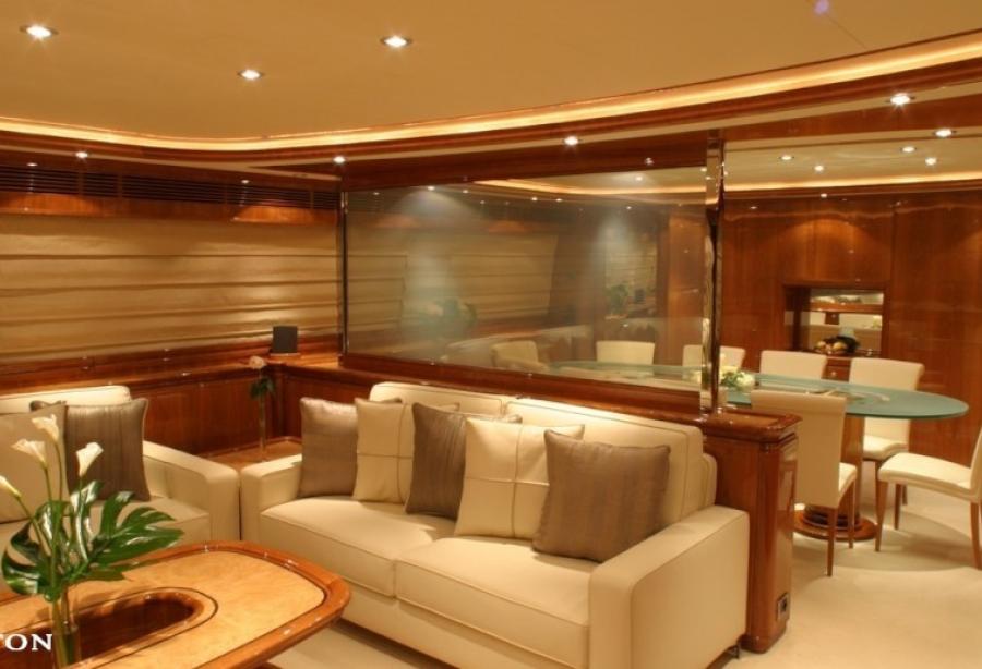 yacht Helena