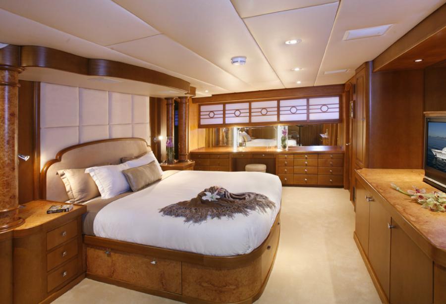 yacht Daydream