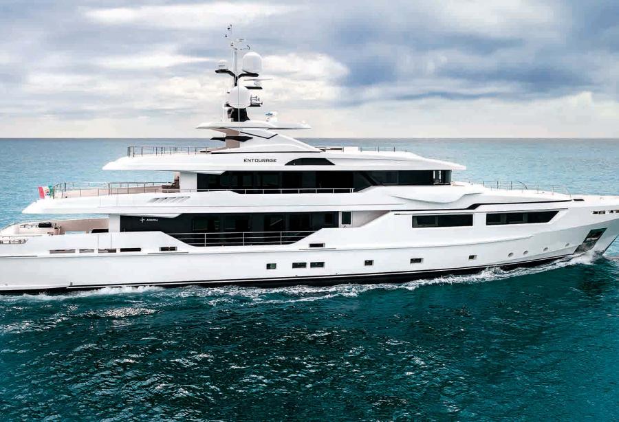yacht Entourage