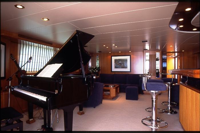 yacht Ouranos Too