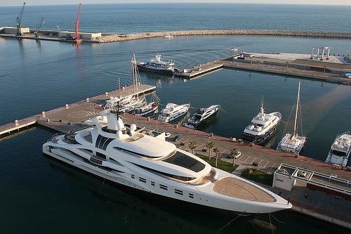 yacht AV