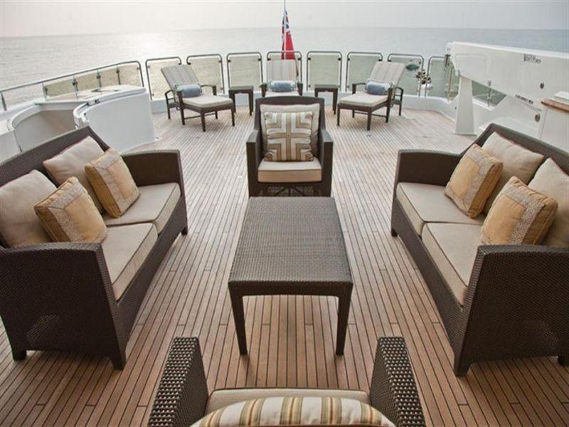 yacht Rule No.1