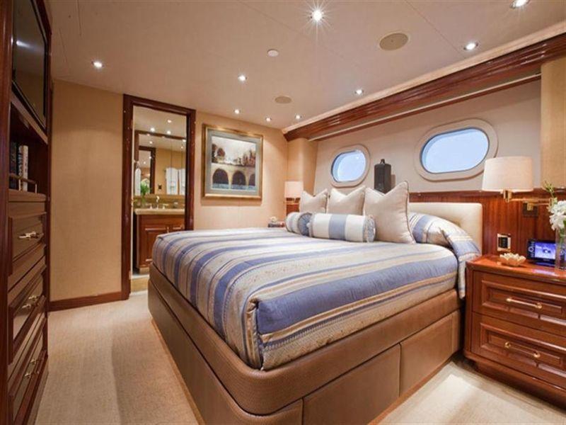 yacht Rule No.1