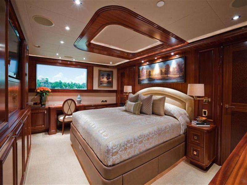 yacht Rule No.1