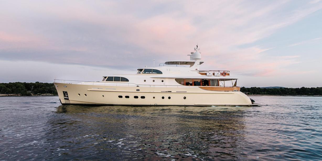 yacht Perla Nero