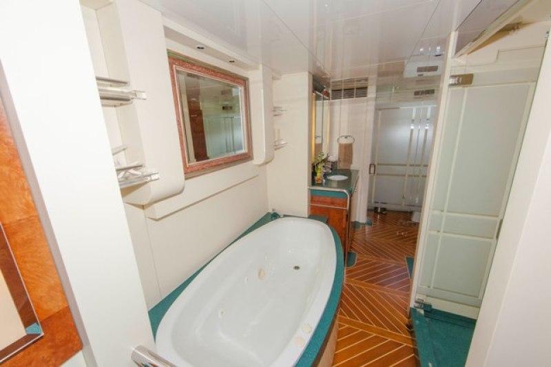 yacht Oculus