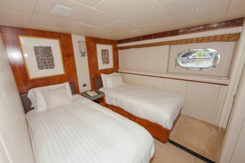 yacht Oculus