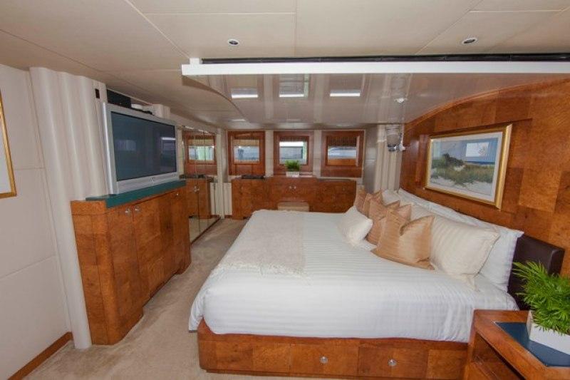 yacht Oculus