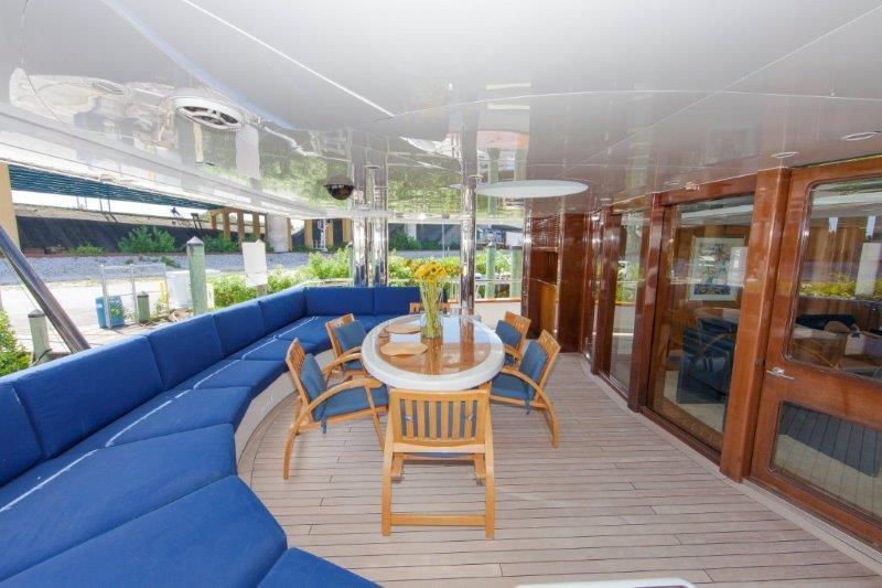 yacht Oculus