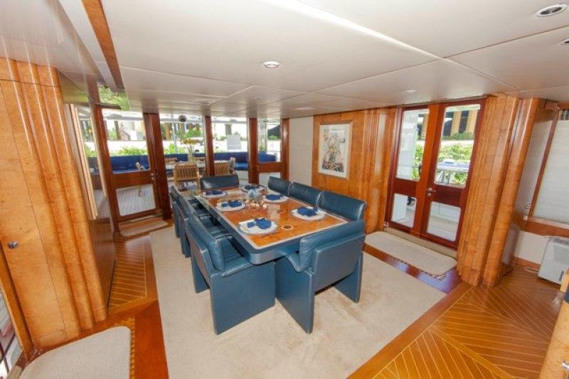 yacht Oculus