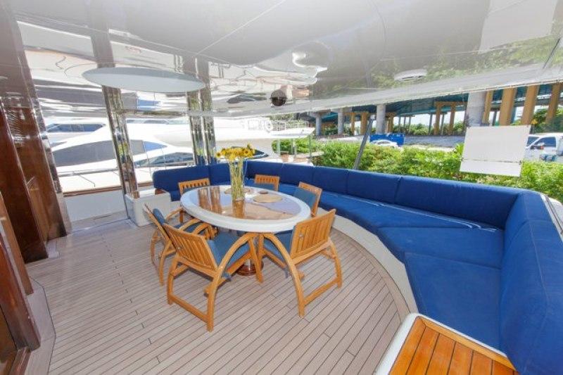 yacht Oculus