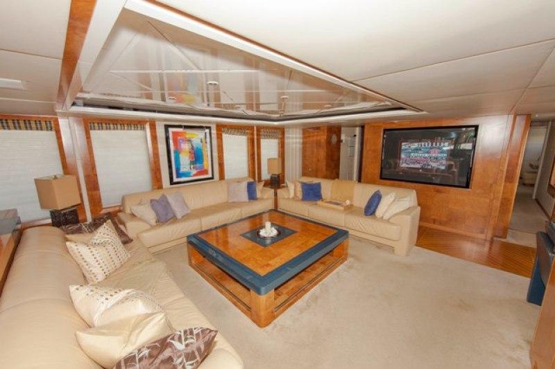 yacht Oculus