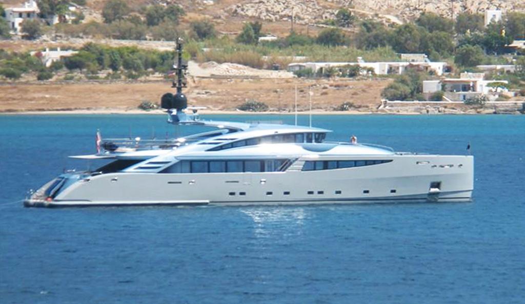 yacht Queen Alla