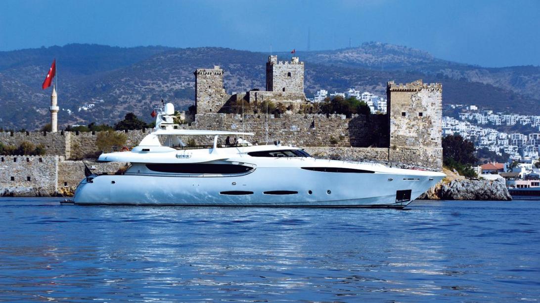 yacht Phoenix II